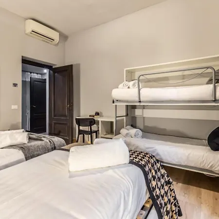 Flatinrome Trastevere Complex Рим